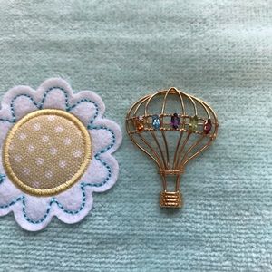 Beautiful hot air ballon pin 🎈